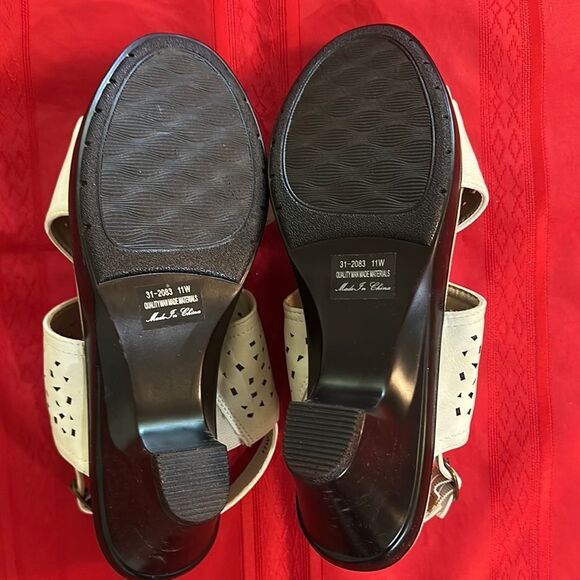 Easy Street White Wedge Sandals with Slingback Size 11 - Picture 7 of 10